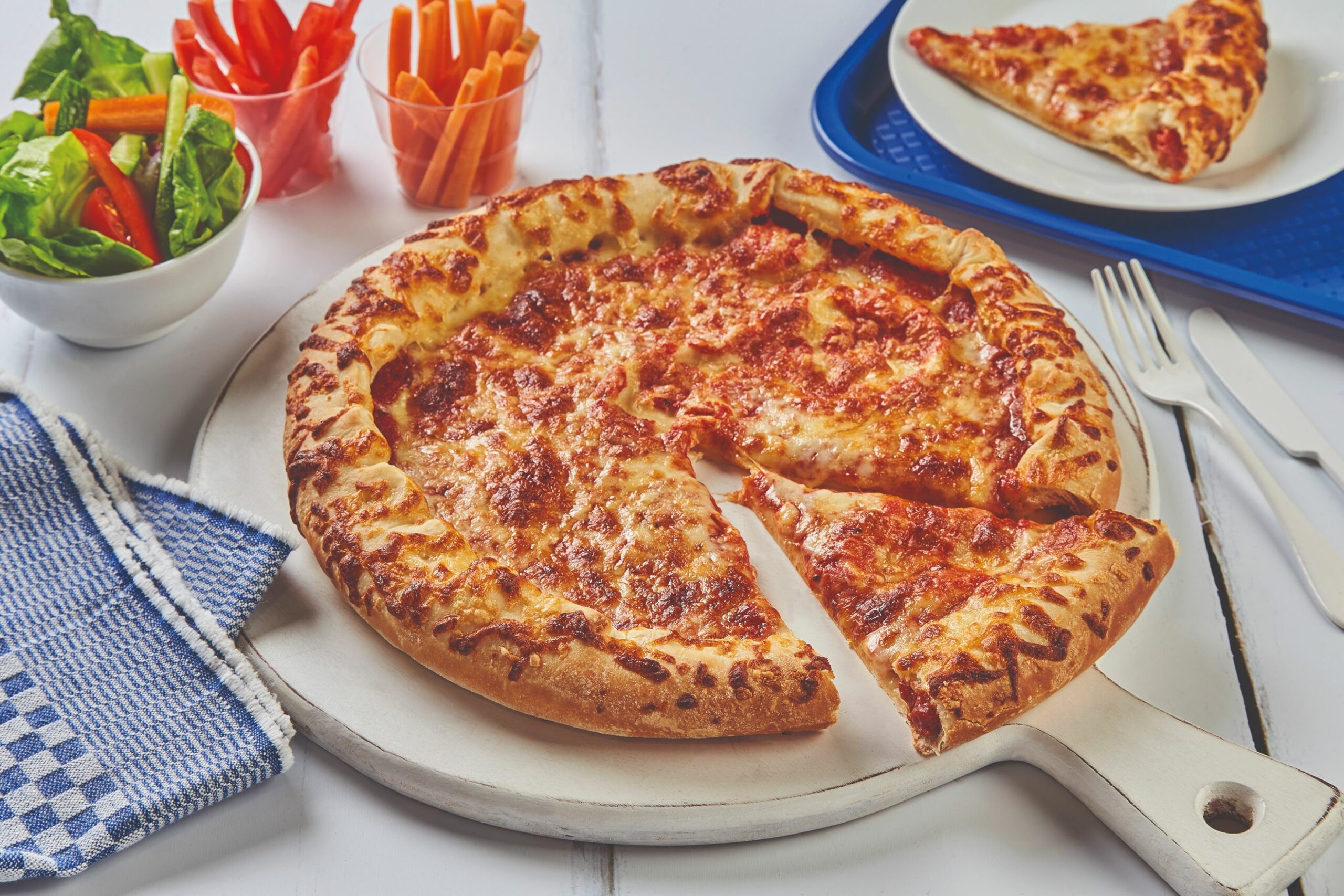 https://www.oetker-professional.co.uk/wp-content/uploads/2023/07/BalancedChoiceWholePizza-scaled.jpg