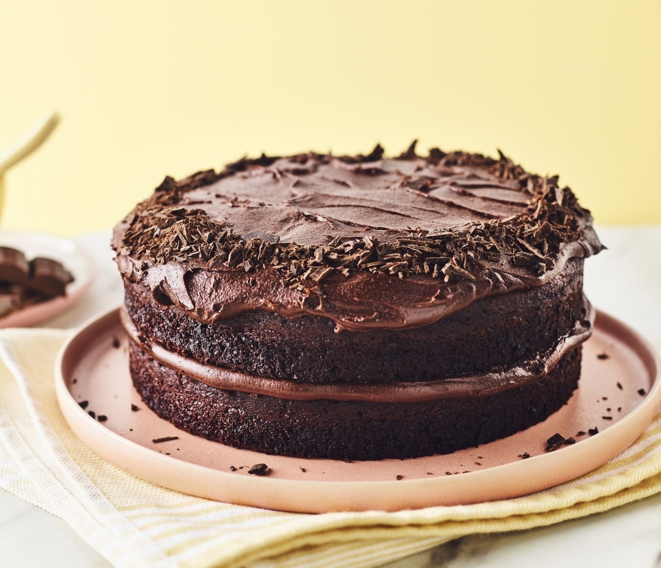 https://www.oetker-professional.co.uk/wp-content/uploads/2023/09/J12700-Dr-Oetker-June_Vegan-Chocolate-Cake-v1-Yellow-min.jpeg